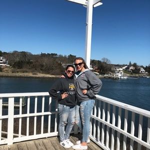 Meet your Posher, Ana